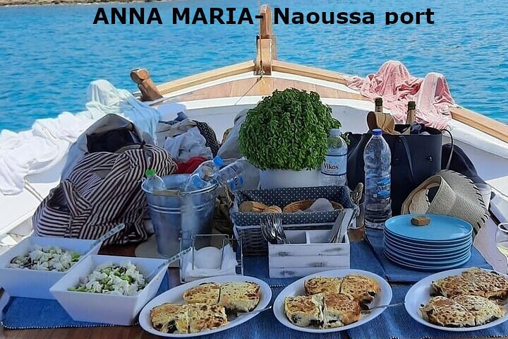 Excursion en bateau d'une demi-journée à Paros au départ du port et de la baie de Naoussa .