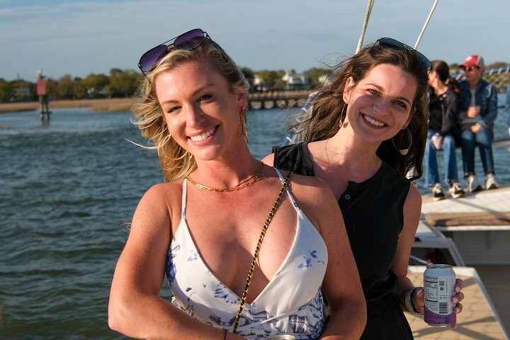 Hoteller i nærheten av Charleston Iconic Sunset Sail - Lux Catamaran w/Bar & Bad