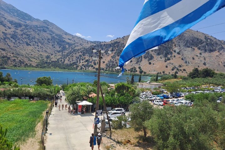 Kournas Lake Argiroupolis en olijfoliefabriek uit Rethymno