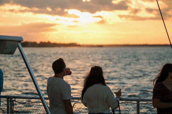 Hoteller i nærheten av Charleston Iconic Sunset Sail - Lux Catamaran w/Bar & Bad