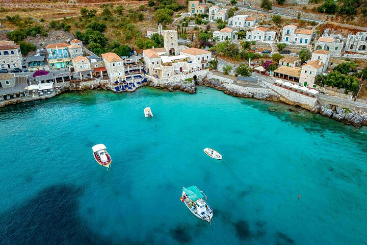 Soyez le capitaine d'un jour - Foneas Beach et Pirate's Bay