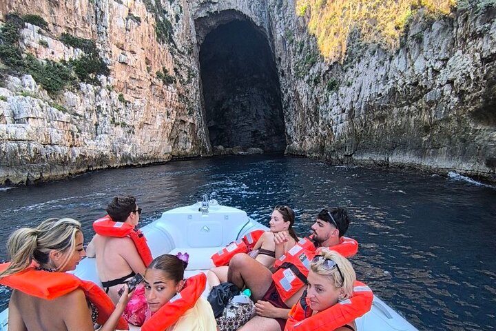 Panoramatur og snorkling i Haxhi Ali-grotten og Karaburun