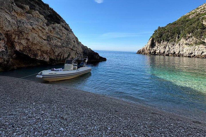 Panoramatur og snorkling i Haxhi Ali-grotten og Karaburun