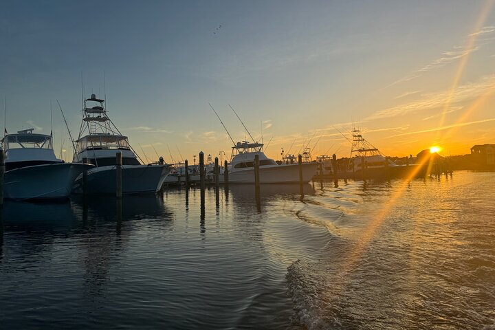 Crucero al atardecer por la bahía en Ocean City, MD