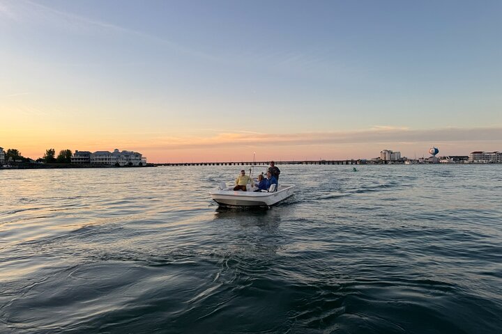 Crucero al atardecer por la bahía en Ocean City, MD