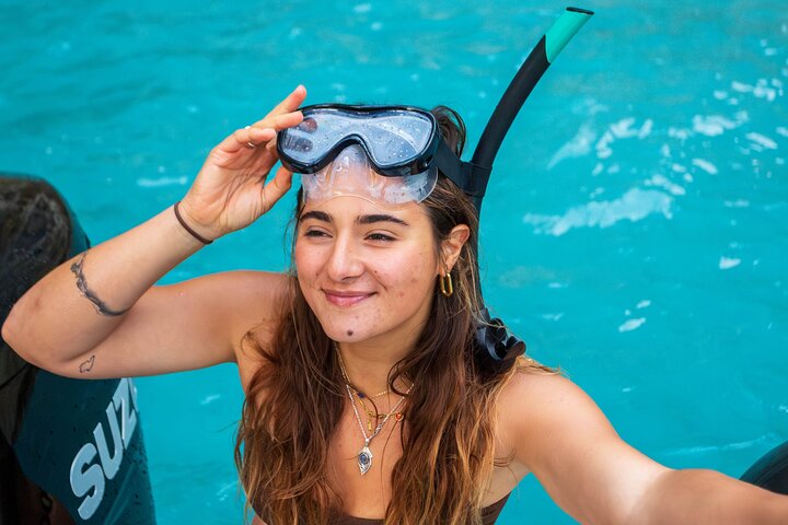 Alcudia : excursion de 3 heures en hors-bord avec visite touristique, découverte des grottes marines et plongée avec tuba