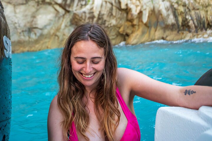 Alcudia : excursion de 3 heures en hors-bord avec visite touristique, découverte des grottes marines et plongée avec tuba