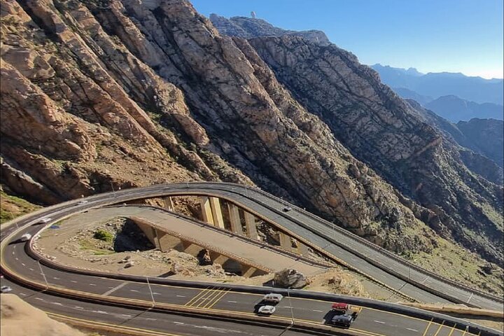 Descubre las granjas de rosas de Taif Panoramic Peaks y el histórico Al-Balad