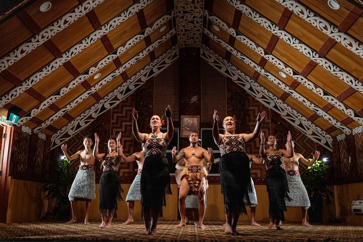 Auckland: Rotorua Tour avec Waiotapu, Te Puia et Maori Haka