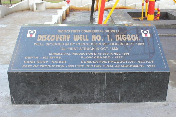Dibrugarh Tea Tour, Singpho landsby med lunsj, Digboi olje museum