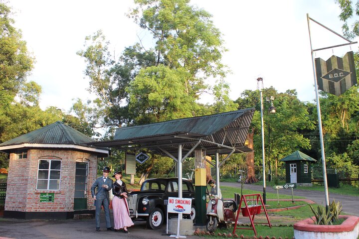 Dibrugarh Tea Tour, Singpho landsby med lunsj, Digboi olje museum