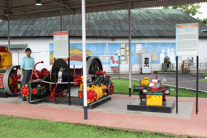 Dibrugarh Tea Tour, Singpho landsby med lunsj, Digboi olje museum