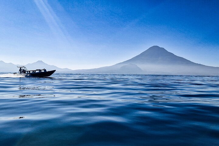 Desde Panajachel Navega y Descubre Pueblos del Lago de Atitlán