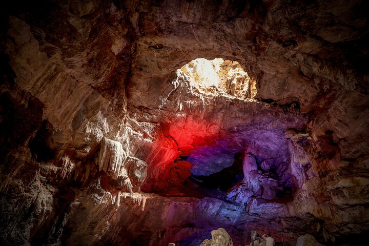 Vizag para as cavernas de Borra e excursão de um dia ao complexo budista de Thotlakonda