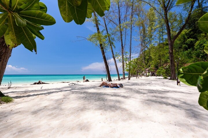 Phi Phi Early Bird & 4 Islands - Tagestour mit dem Schnellboot von Krabi