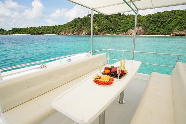 Phuket : Tour en yate de lujo por la isla James Bond y la bahía de Phang Nga