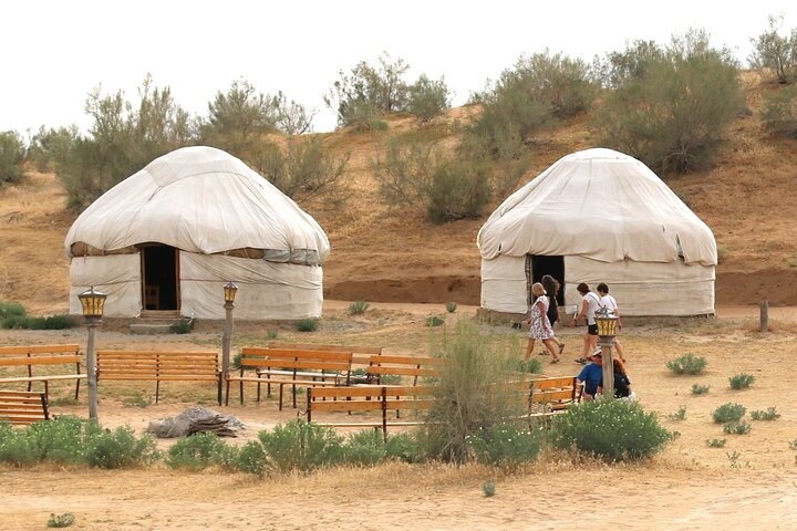 Tour di 2 giorni in campeggio Aydar Lake Yurt da Bukhara