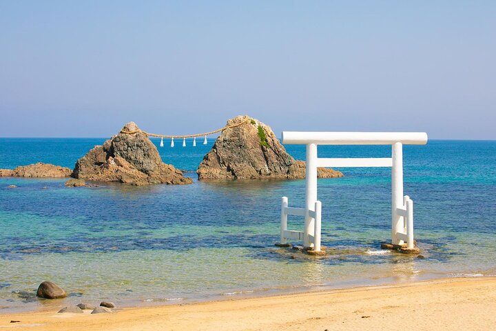 De Fukuoka Kyushu Itoshima Hidden Gems Day Tour