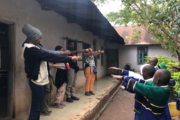 Tour del Kilimanjaro : Café, Cascada, Cuevas, almuerzo (Todo Incluido)
