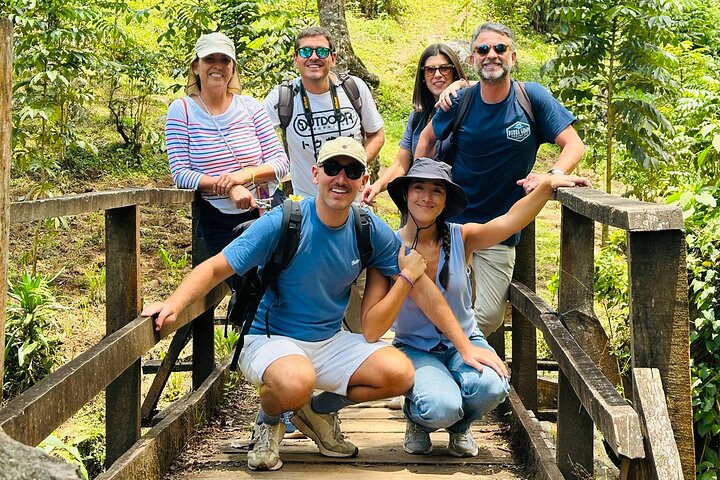 Tour del Kilimanjaro : Café, Cascada, Cuevas, almuerzo (Todo Incluido)