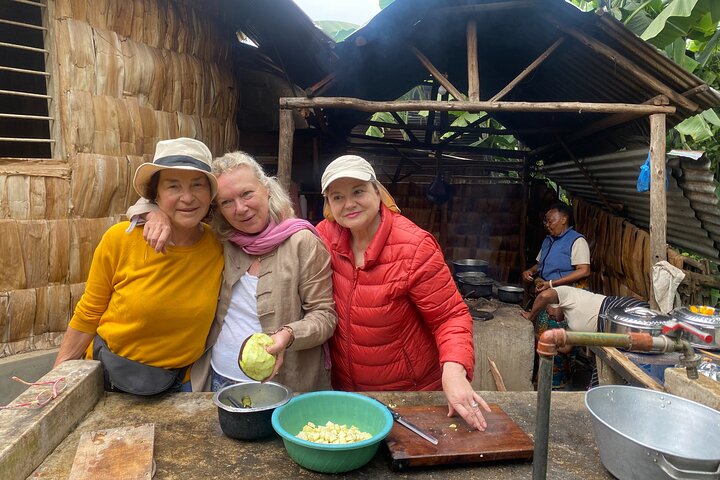 Tour del Kilimanjaro : Café, Cascada, Cuevas, almuerzo (Todo Incluido)