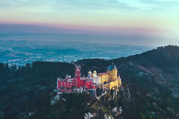 Halbtägige Sintra-Tour: Pena-Palast & Quinta da Regaleira in kleiner Gruppe