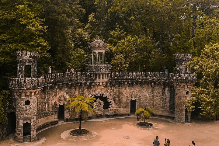 Halbtägige Sintra-Tour: Pena-Palast & Quinta da Regaleira in kleiner Gruppe