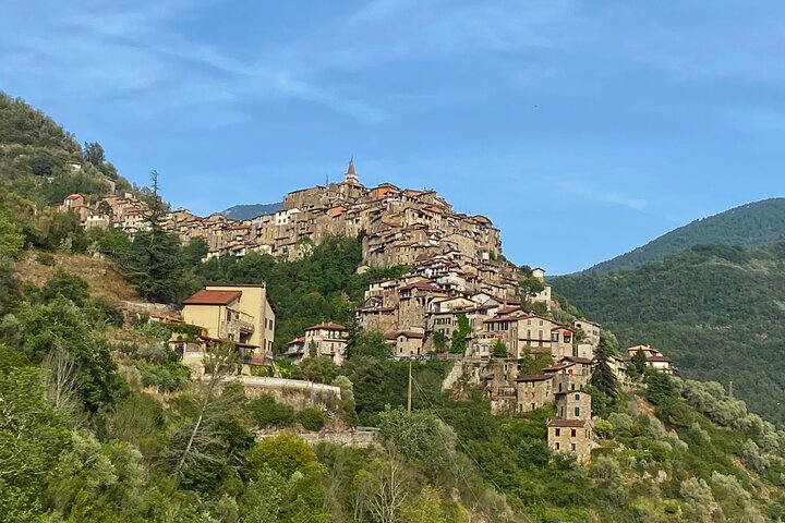 Ein Tag auf einer Vespa zwischen den ligurischen Dörfern der Riviera dei Fiori.