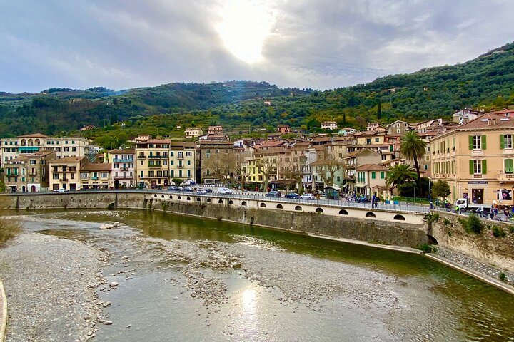 Ein Tag auf einer Vespa zwischen den ligurischen Dörfern der Riviera dei Fiori.