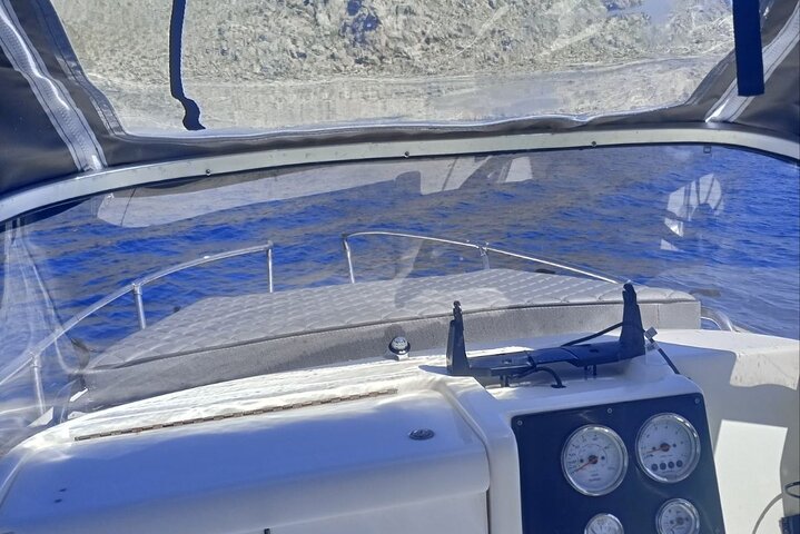 Tour privado con patrón Descubre Symi Spots en un viaje 4 horas