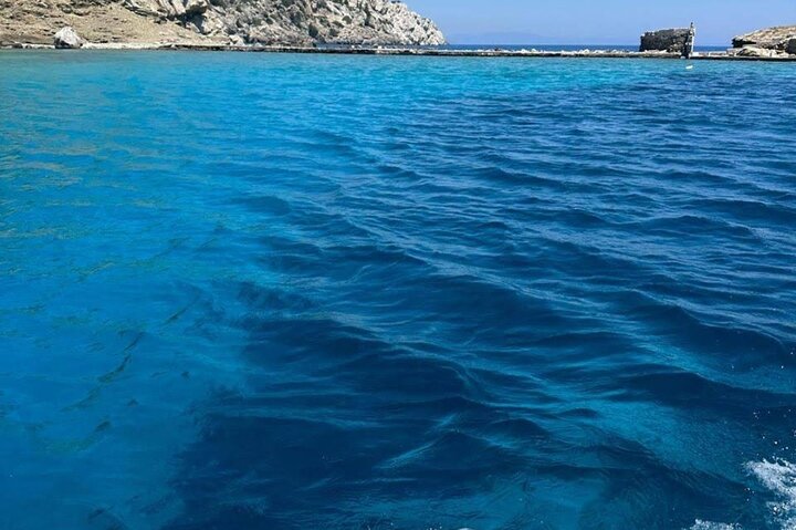 Tour privado con patrón Descubre Symi Spots en un viaje 4 horas