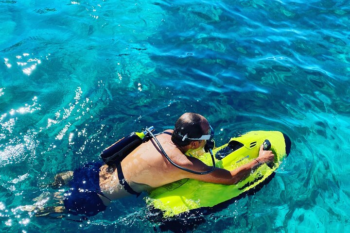 Excursion privée en bateau à Antibes et Billionaire Bay – Détente et plongée avec tuba
