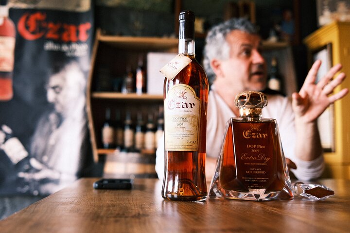 Premiata degustazione di vini di lusso presso la cantina Czar Pico