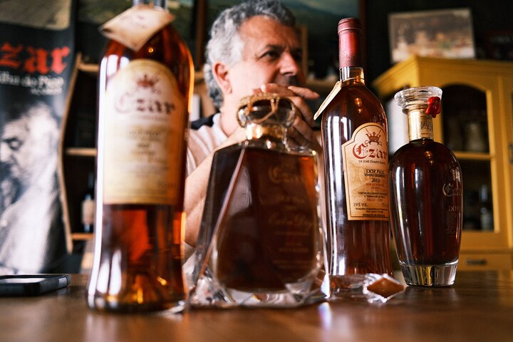 Premiata degustazione di vini di lusso presso la cantina Czar Pico