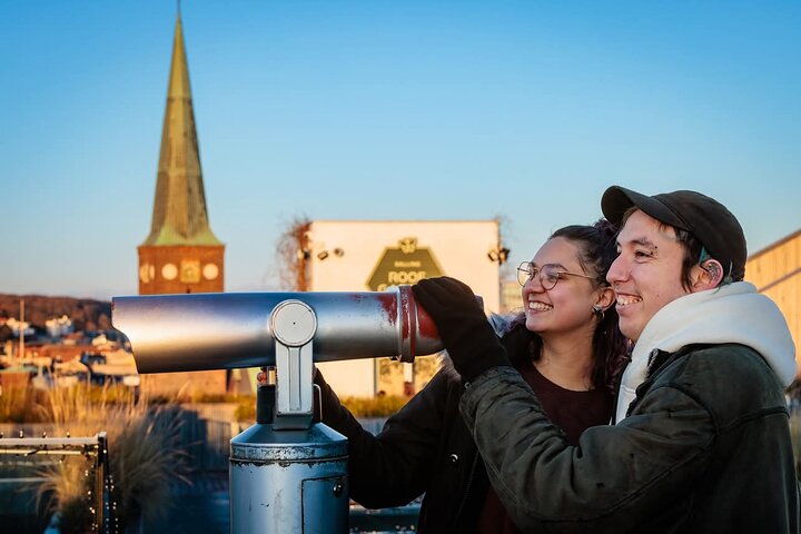 Tour a pie por Aarhus: Viajes de Viking Village a Metrópolis