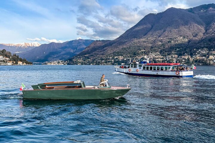 Privé rondvaart met een houten boot over het Comomeer en Italiaans glamour