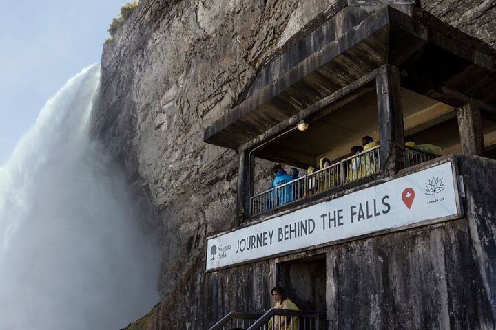 Niagara Falls Tour: Croisière en bateau, voyage derrière les chutes et Skylon
