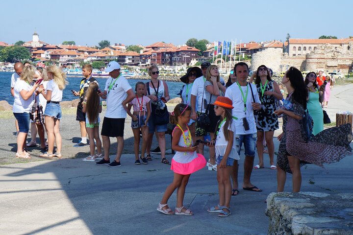 Tour guidato a piedi di Nesebar con visita alla cantina