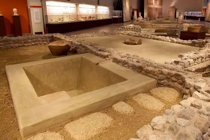 Tour Privado de 4 Horas de Patras História Cultura e Degustação de Vinhos