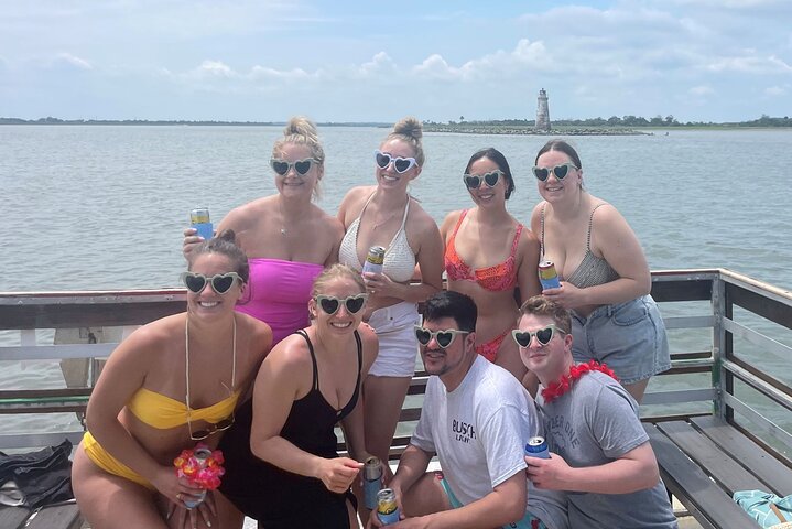 Privat Tiki Boat Beach från Tybee Island Simma och Chill
