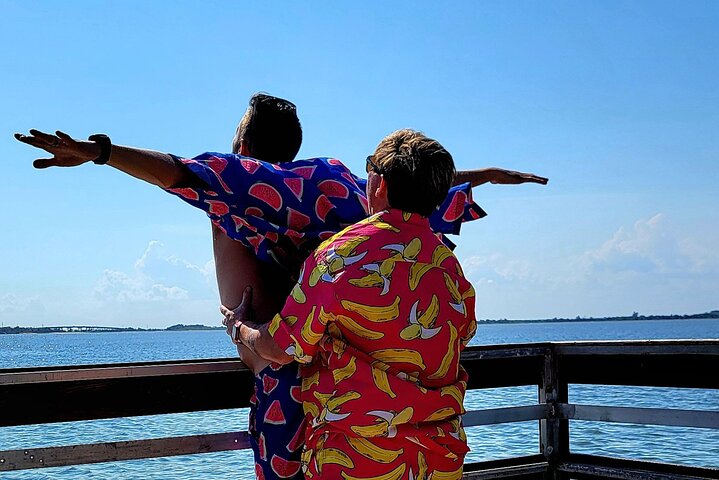 Privat Tiki Boat Beach från Tybee Island Simma och Chill