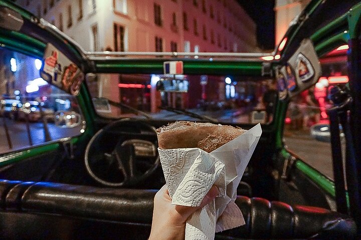 ¡Descubre París con estilo a bordo de un coche clásico francés Vintage!