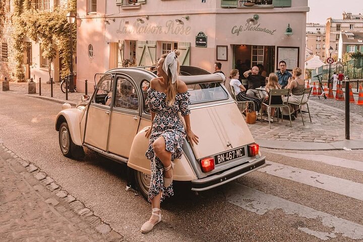 ¡Descubre París con estilo a bordo de un coche clásico francés Vintage!