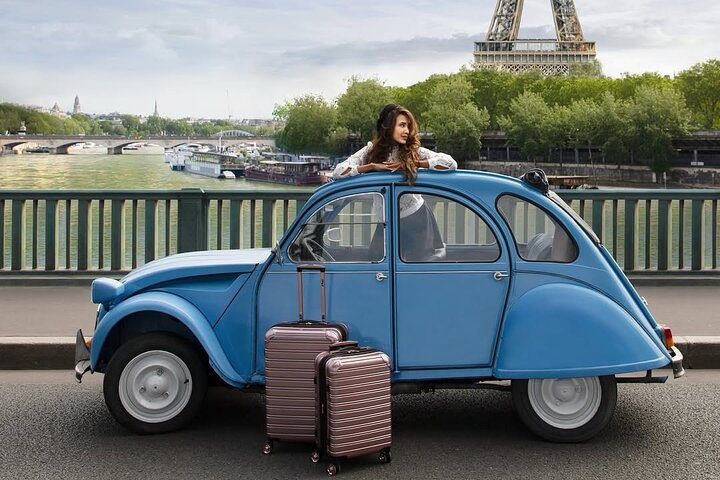¡Descubre París con estilo a bordo de un coche clásico francés Vintage!