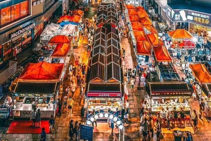 Qingdao dopo il tramonto: Tour di illuminazione di 4 ore con opzioni