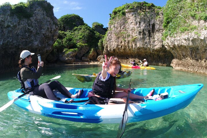 Skjulte strender i Okinawa: Sjøkajakk, snorkling og grill-eventyr
