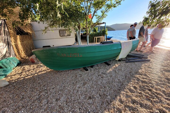 Ksamil: Mussel seiltur med mat og drikke i Albania