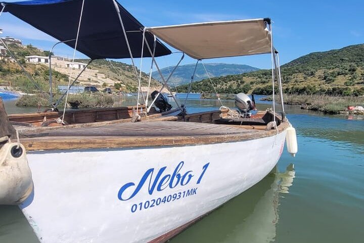 Ksamil: Mussel seiltur med mat og drikke i Albania