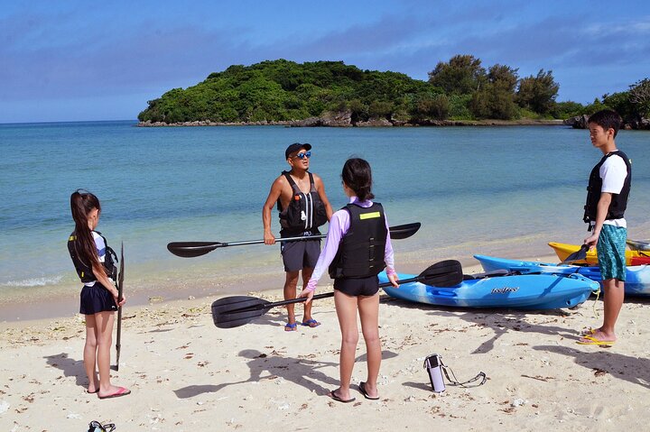 Skjulte strender i Okinawa: Sjøkajakk, snorkling og grill-eventyr