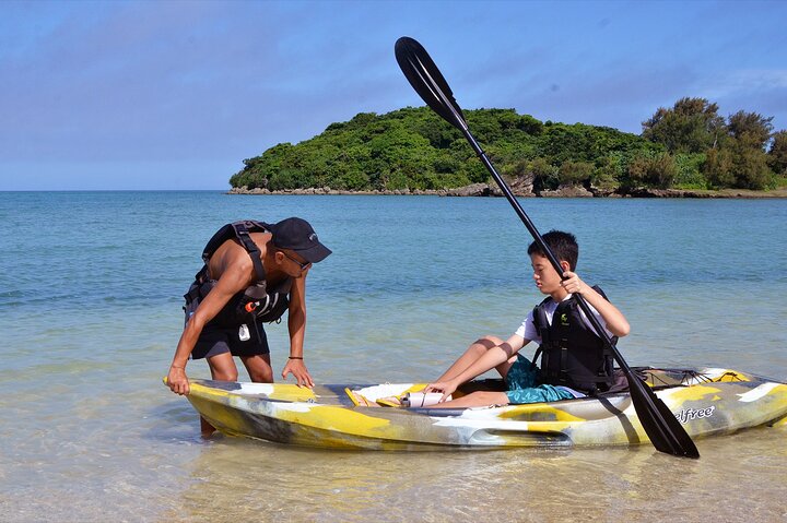 Skjulte strender i Okinawa: Sjøkajakk, snorkling og grill-eventyr